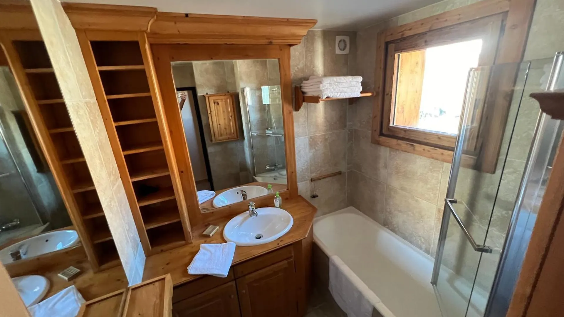 Apartment Meralouva 1650 Domaine De L Ariondaz Courchevel France